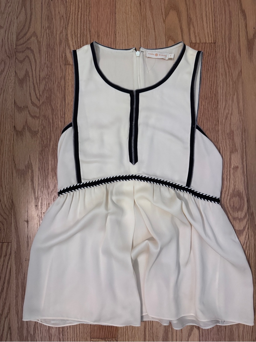 Tory Burch Silk Top With Black Trim Size 0 - Picture 2 of 5